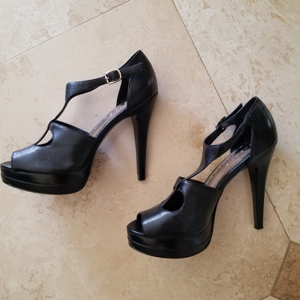 BCBG Platform Heels Sz 6.5